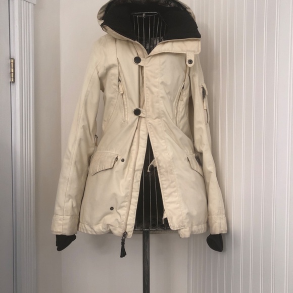 Burton Activewear Cream Snowboarder/ Winter Fun Small Coat - Picture 2 of 6